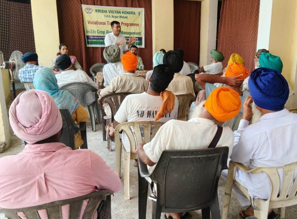 ਕੇਵੀਕੇ ਵੱਲੋਂ ਪਰਾਲੀ ਦੀ ਰਹਿੰਦਖੂੰਹਦ ਦੇ ਸੁਚੱਜੇ ਪ੍ਰਬੰਧਨ ਉੱਤੇ ਕਰਵਾਇਆ ਸਿਖਲਾਈ ਕੋਰਸ
